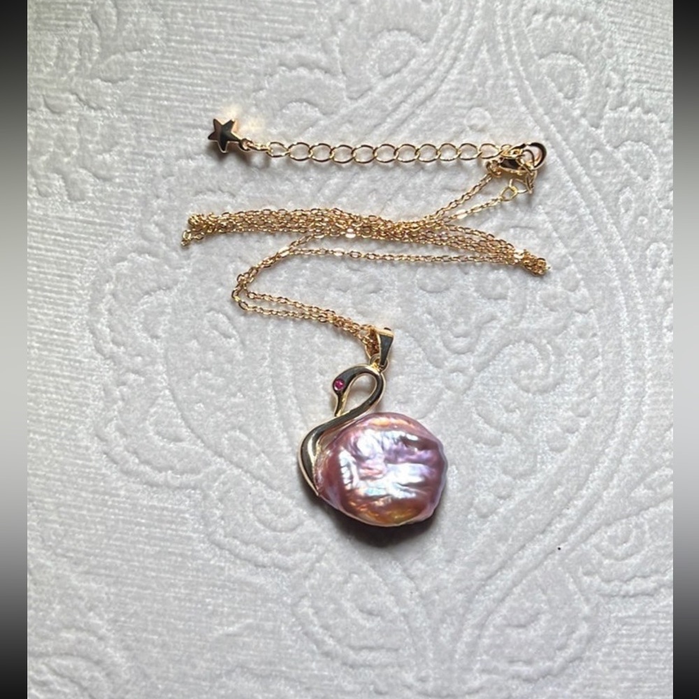 NEW Handmade natural baroque swan Necklace